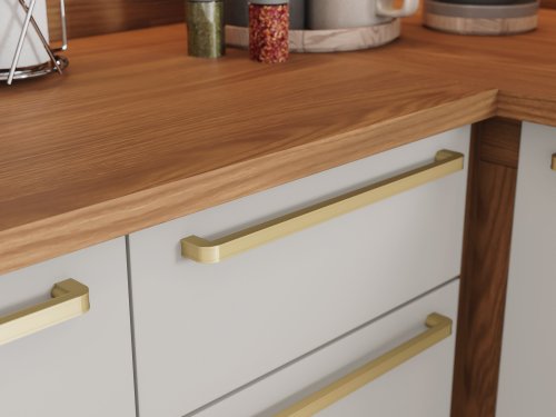Balcões com puxadores alça dourados