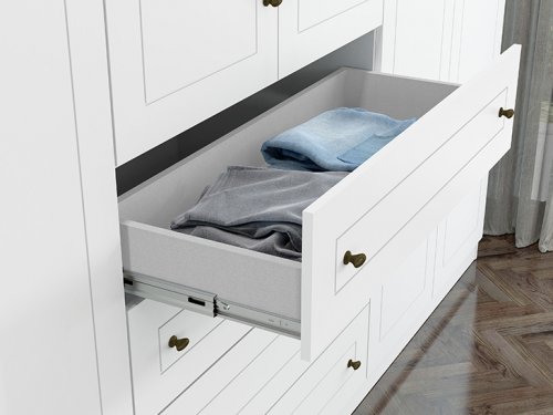 Drawers with telescopic slides